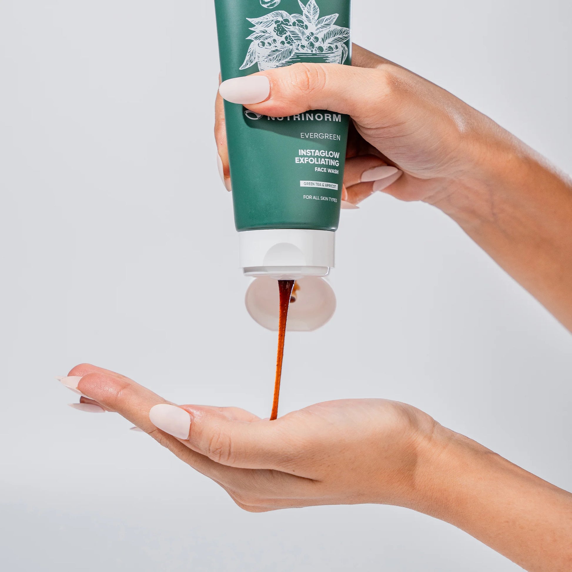 Instaglow Exfoliating Face Wash - Nutrinorm Wellness