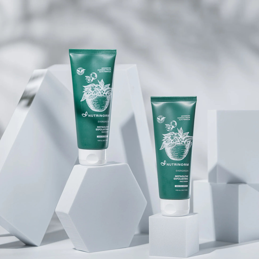 Instaglow Exfoliating Face Wash - Nutrinorm Wellness